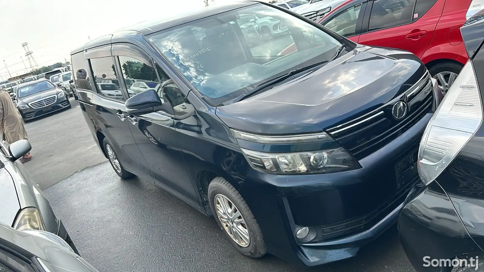 Toyota Voxy, 2014-1