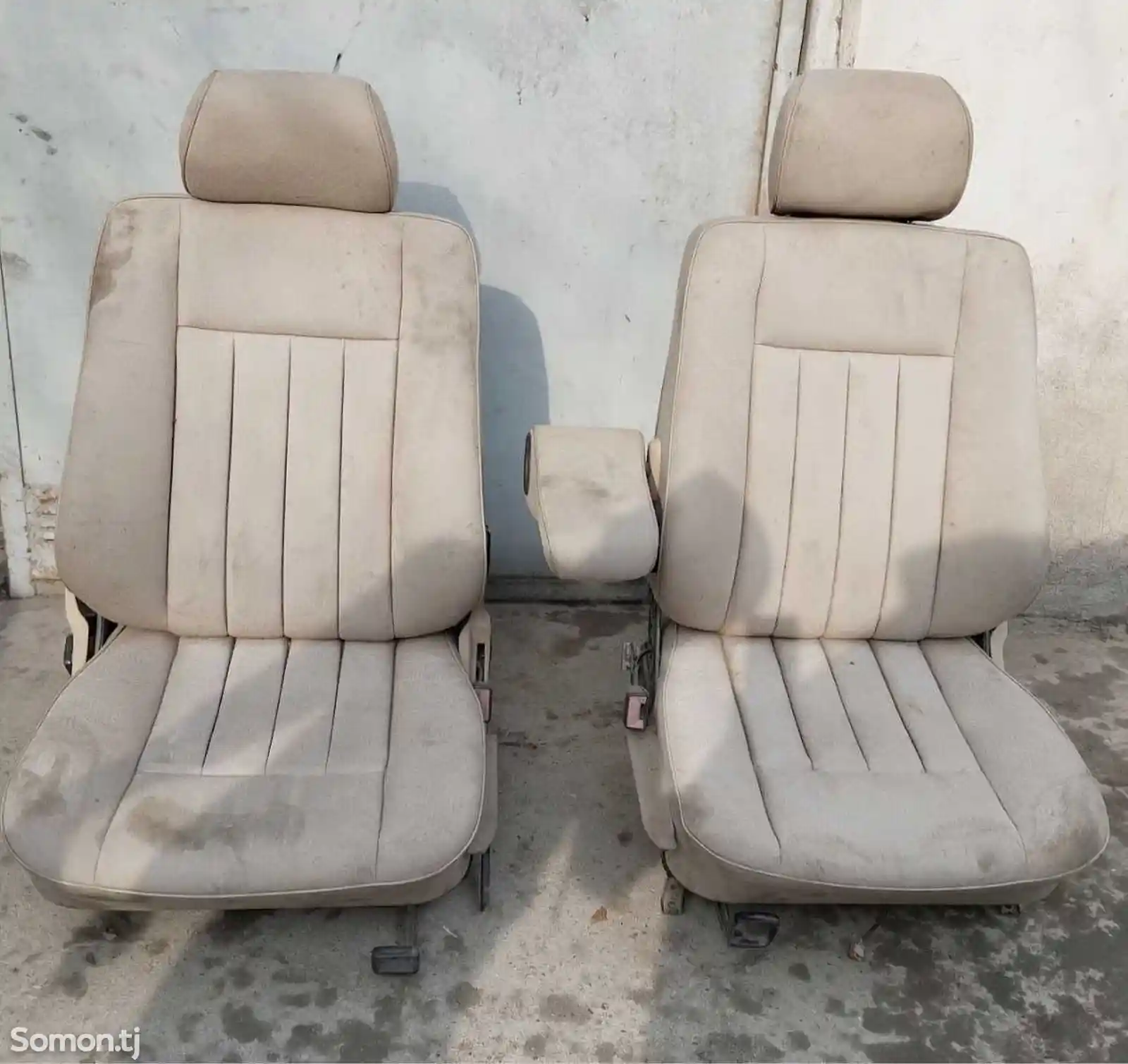 Передние сиденья от Mercedes Benz-1