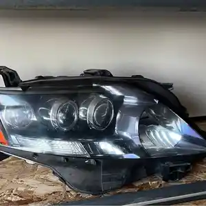 Передняя фара от Lexus Rx