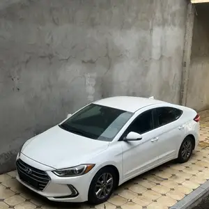 Hyundai Elantra, 2018