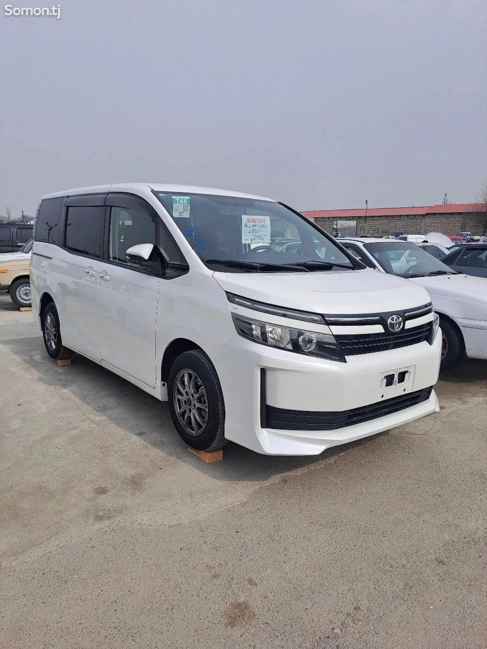 Toyota Voxy, 2014-1