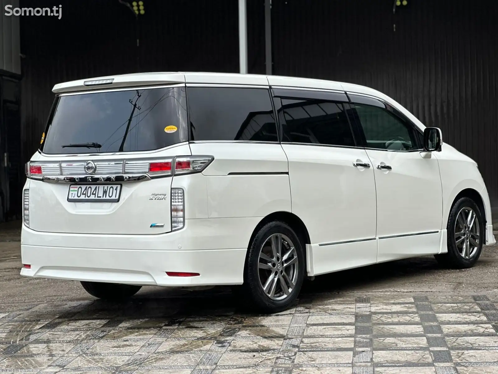 Nissan Elgrand, 2015-6