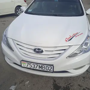 Hyundai Sonata, 2011