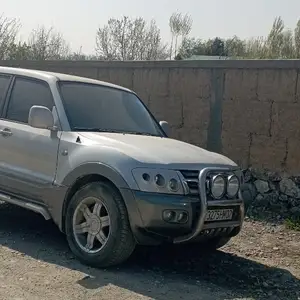 Mitsubishi Pajero, 2001