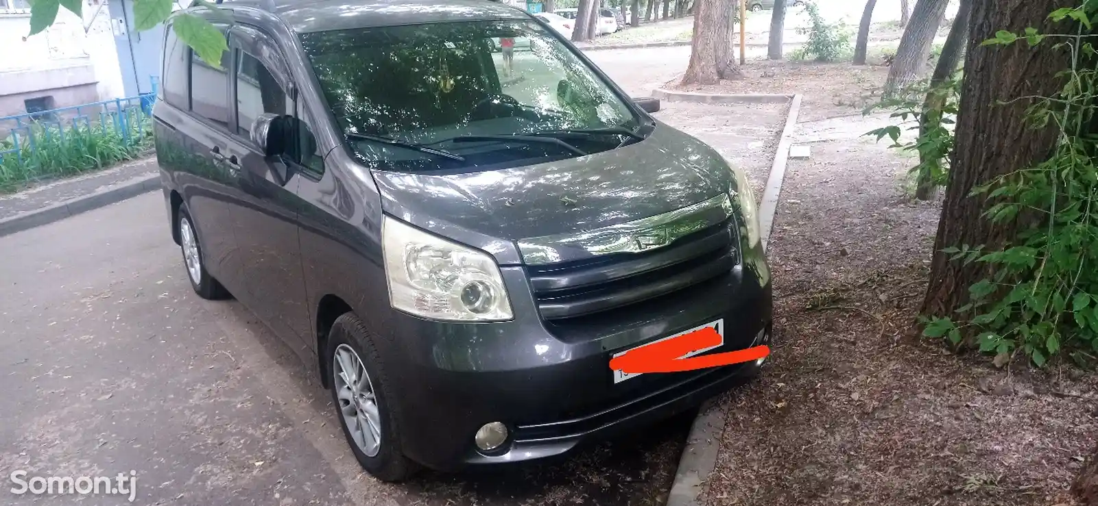 Toyota Noah, 2009-2