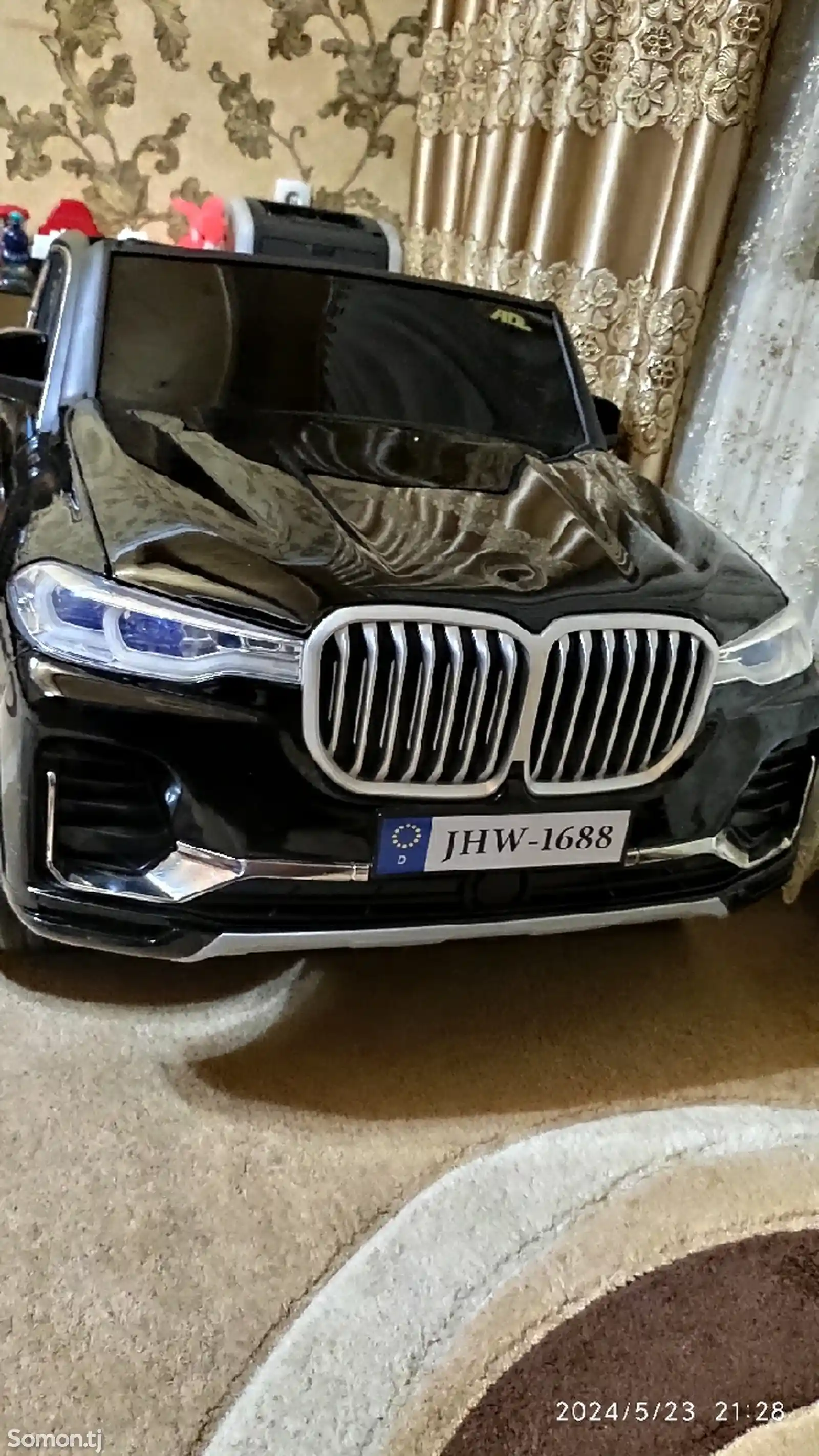 Машина BMW-1