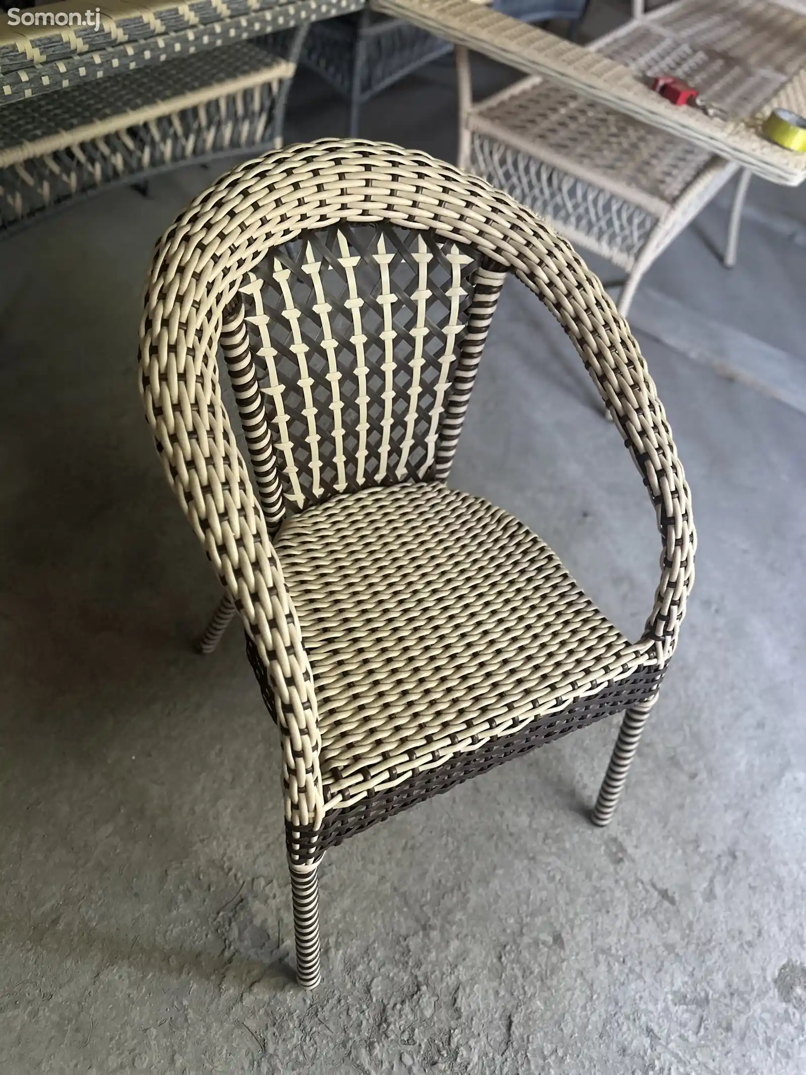 Плетённые стол и стулья из ротанга-16