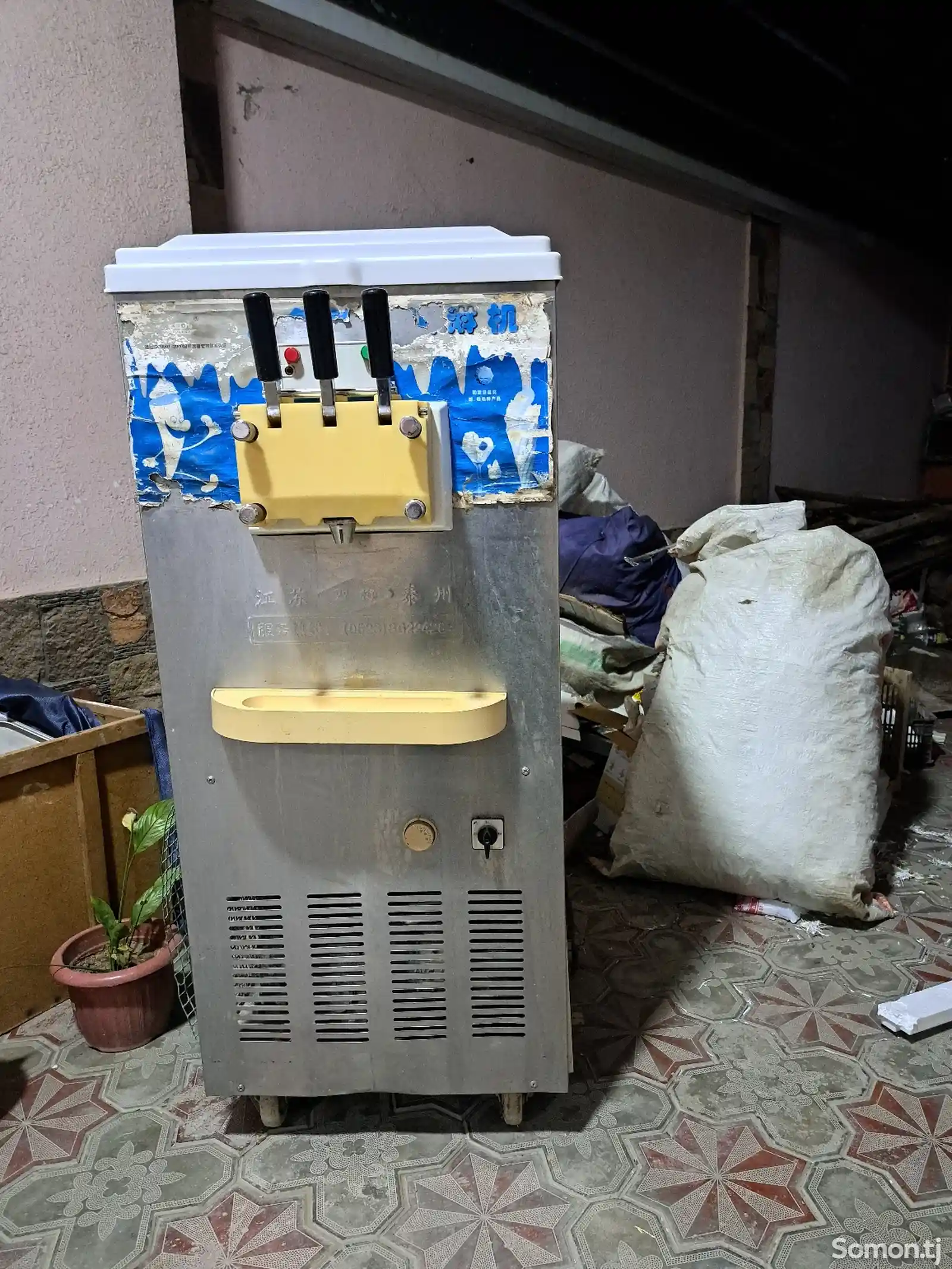 Аппарат для изготовления мороженого-1