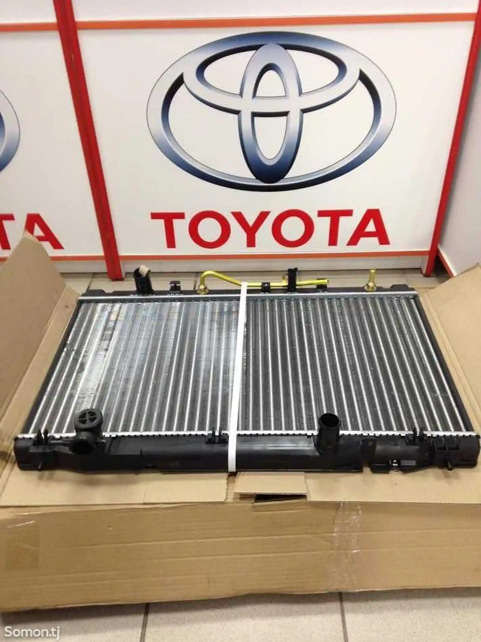 Радиатор охлаждения воды от Toyota Camry 2 2007-2011