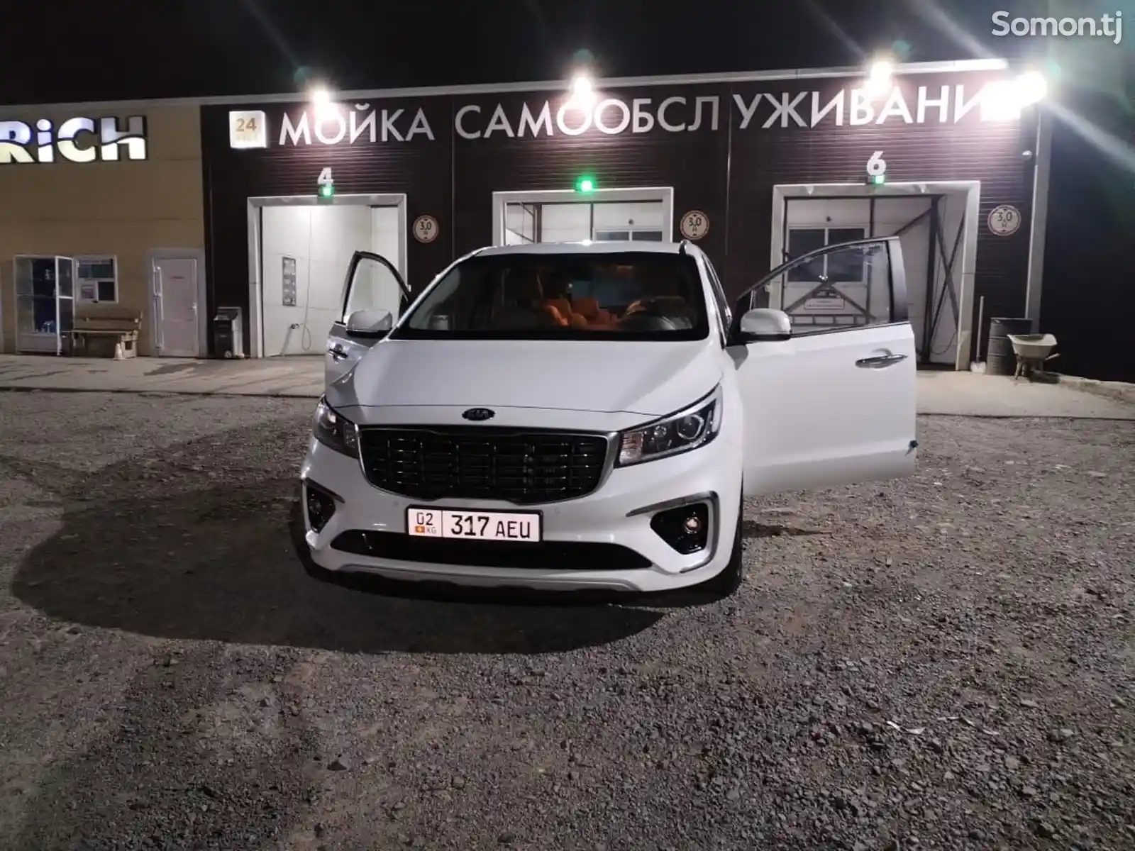 Kia Carnival, 2019-8