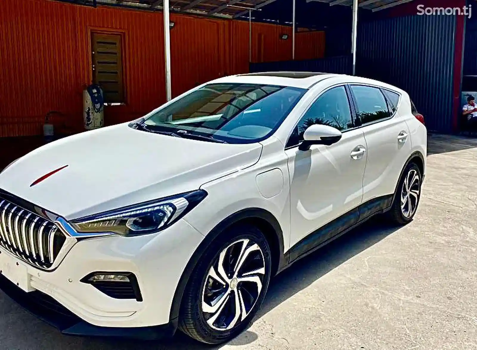 Hongqi E-HS3, 2019-1