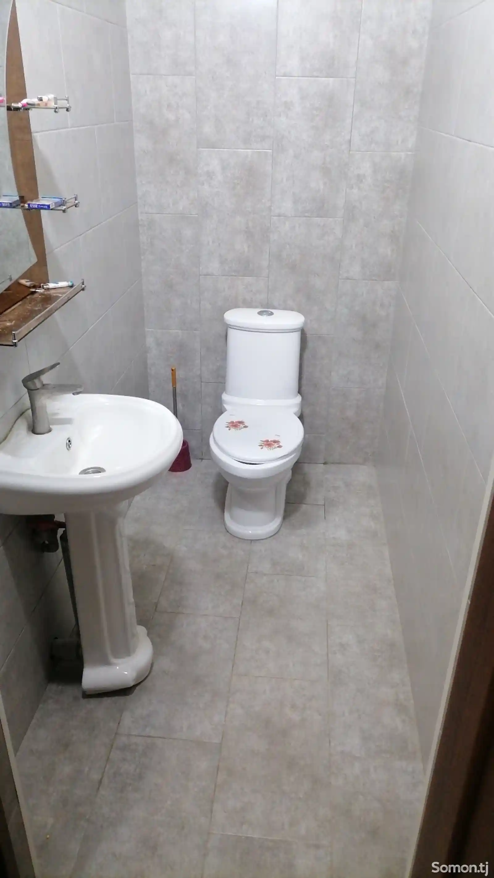 Комната в 5-комн. квартире, 3 этаж, 160м², Сино-5