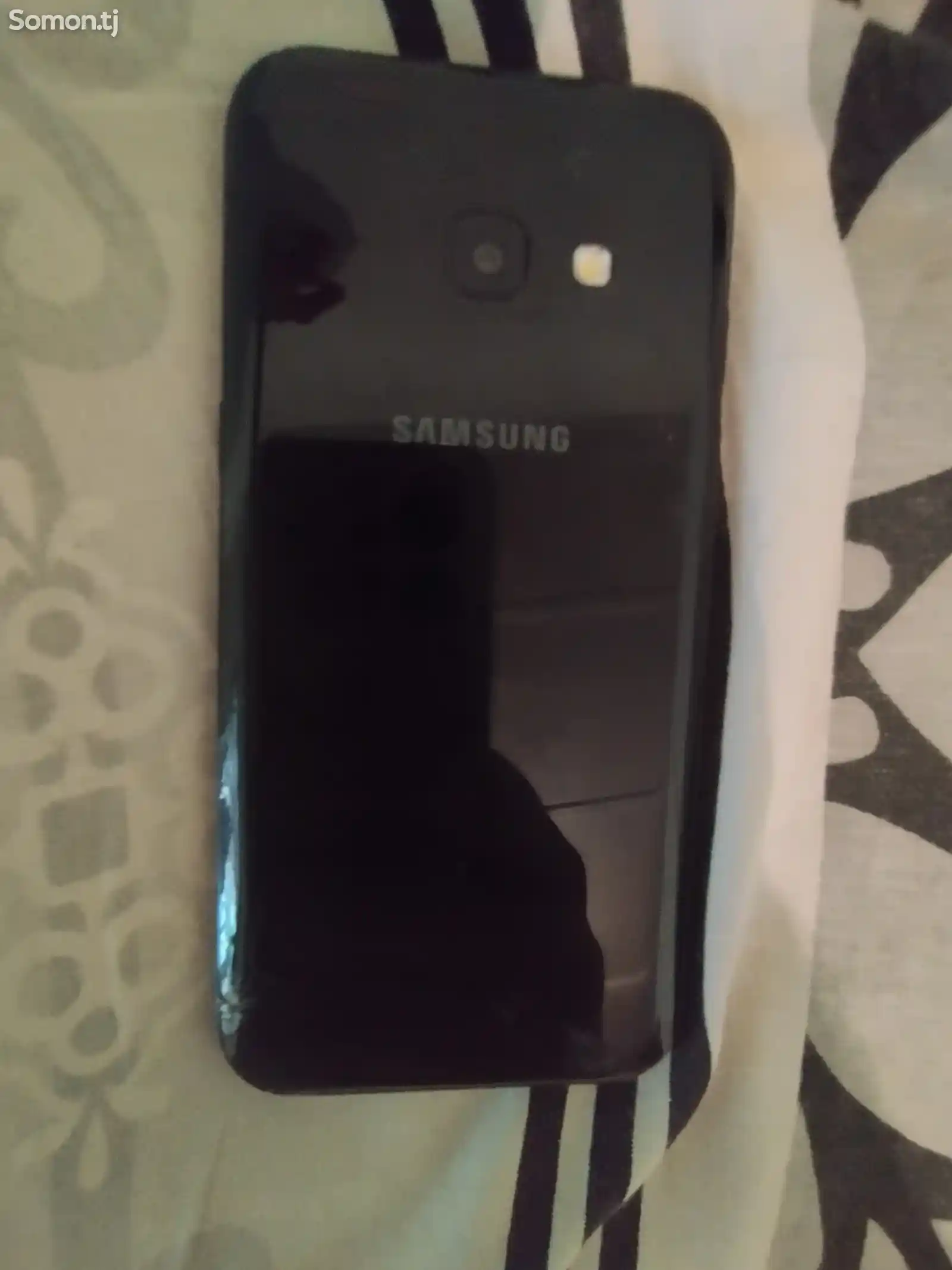 Samsung Galaxy a3 2017-4