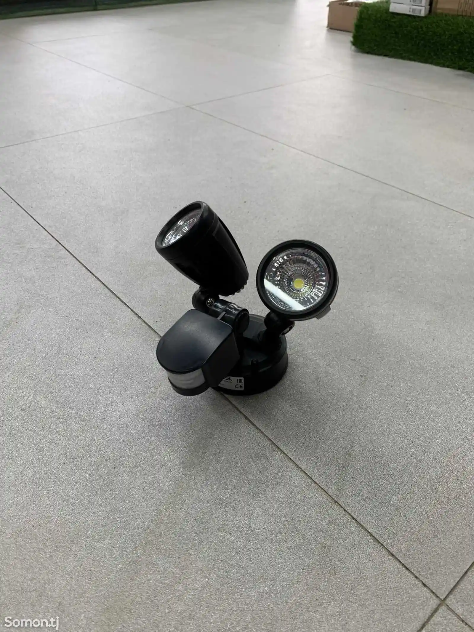 Светодиодный светильник с датчиком движения-1