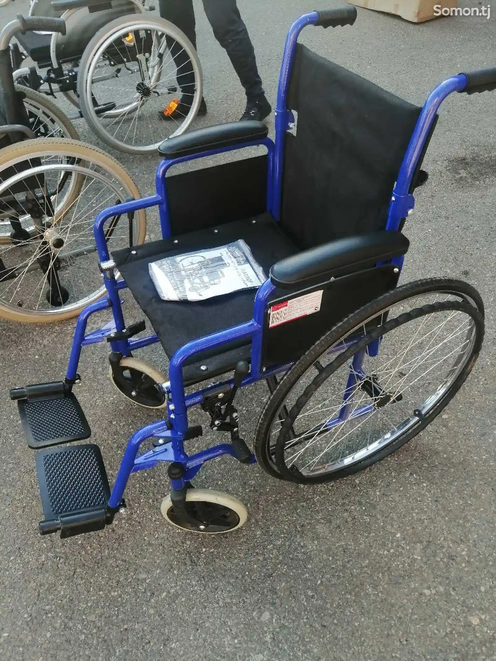 Инвалидная кресло-коляска-1