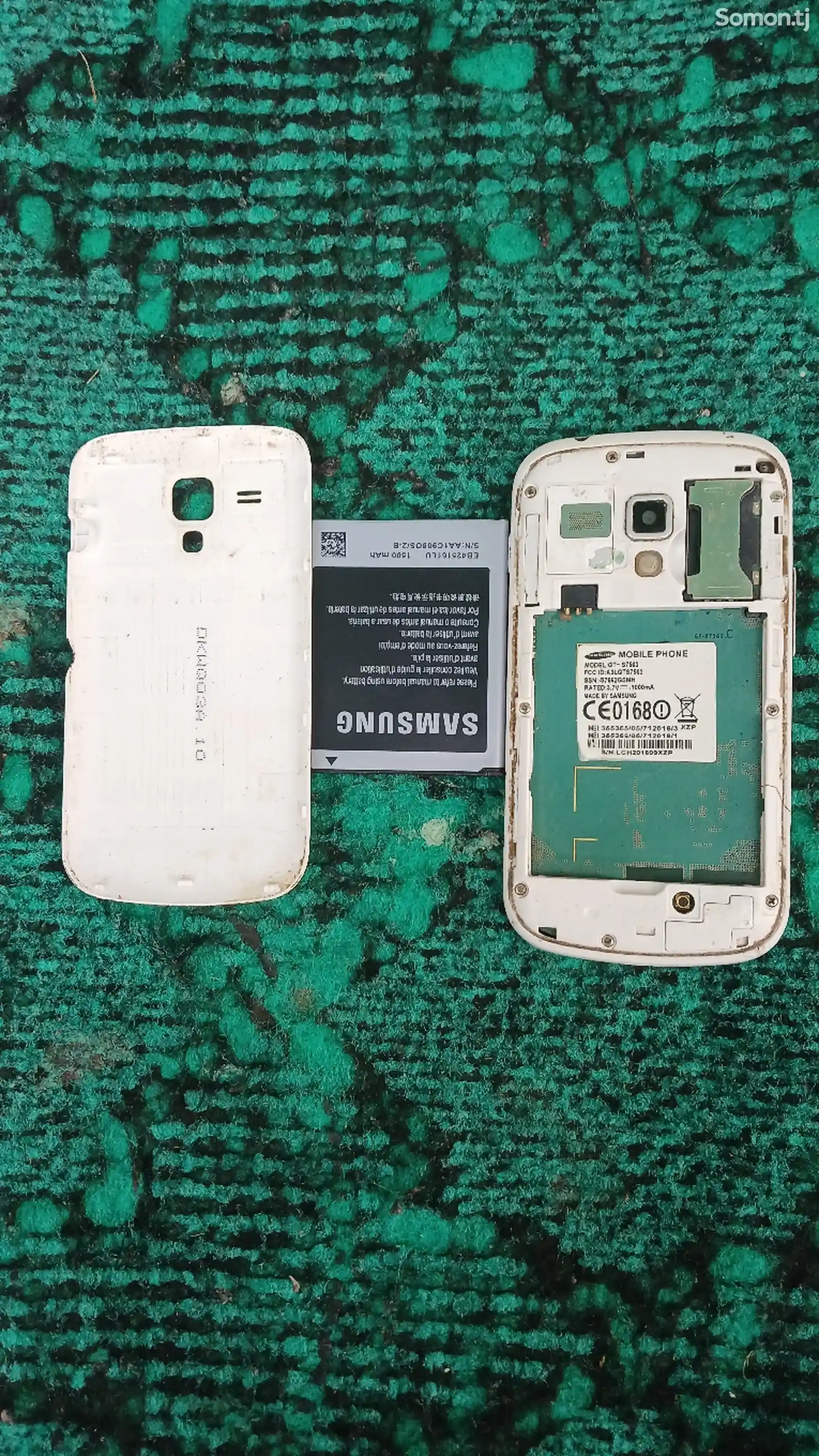 Samsung Galaxy S Duos GT-S7562-3