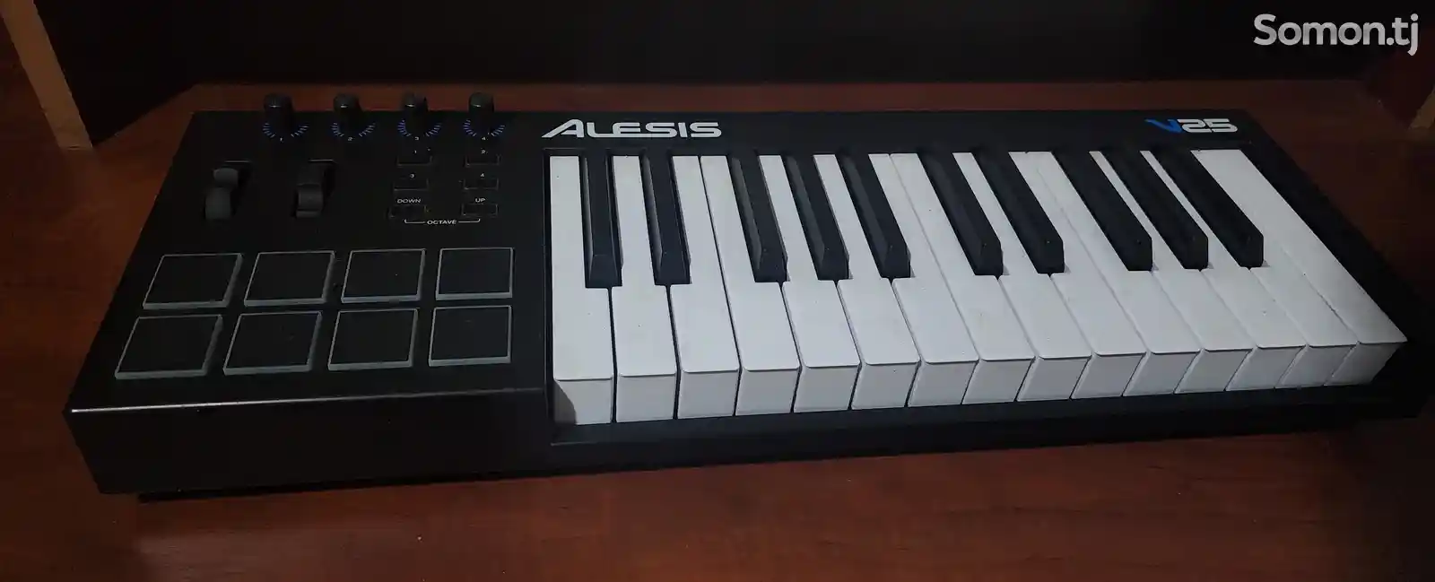 Миди Клавиатура Alesis V25-2