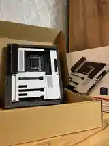 Материнская плата NZXT N7 Z790-2