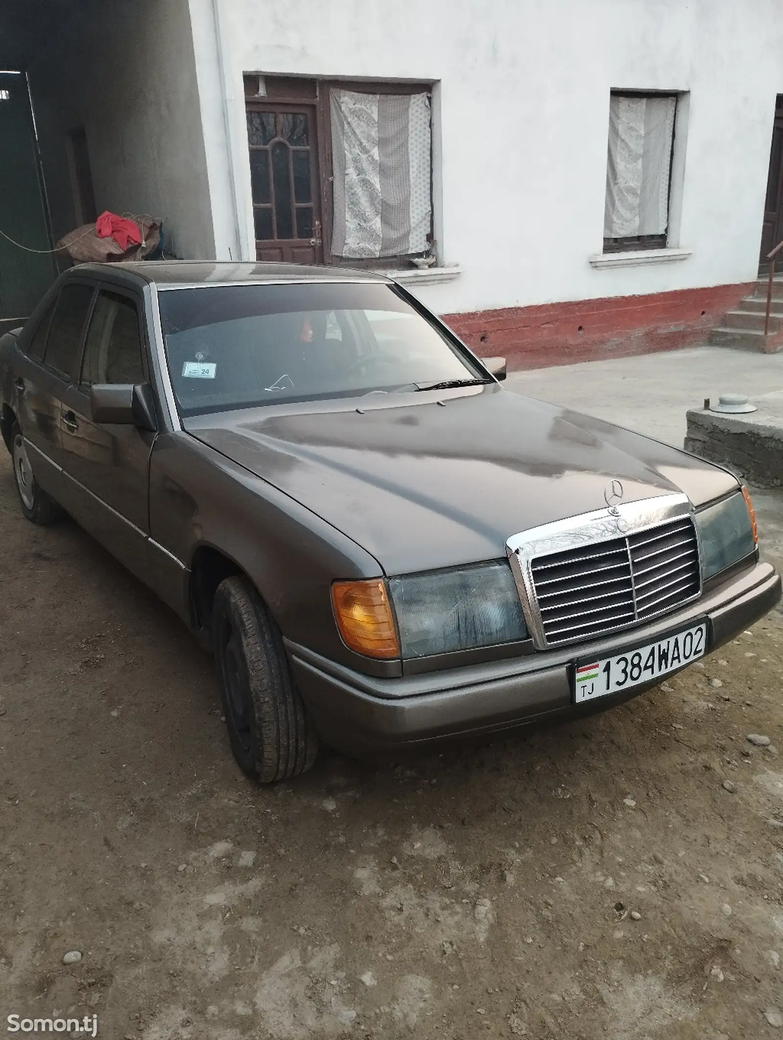 Mercedes-Benz W124, 1990-1