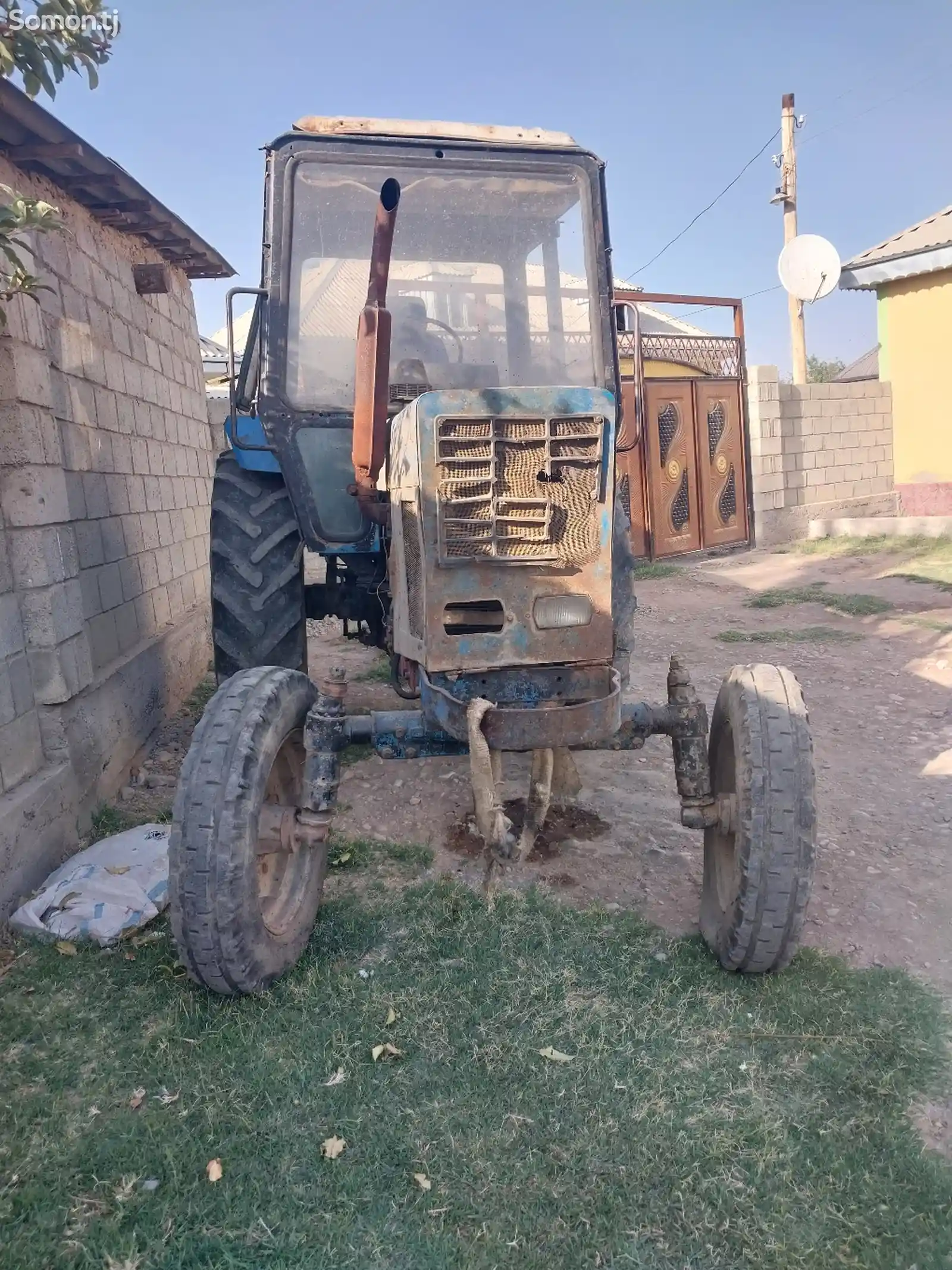 Трактор Беларусь-2