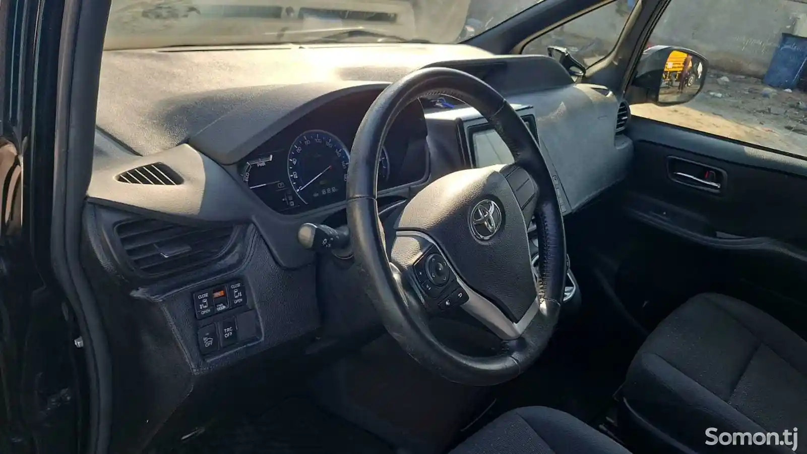 Toyota Voxy, 2014-2