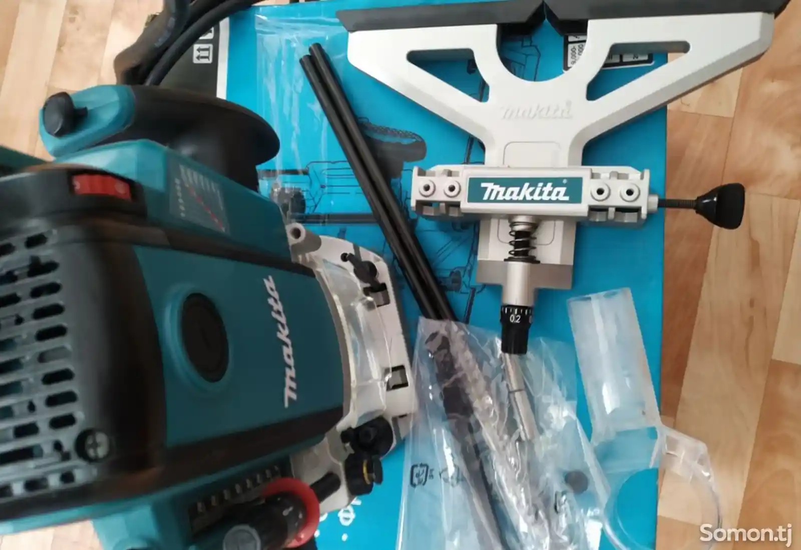 Фрезер ручной Makita RP 2300 FCX-1