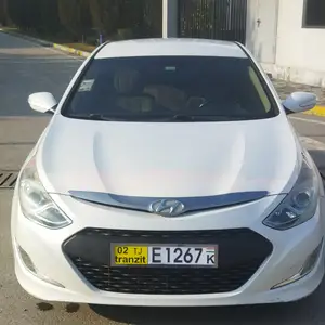 Hyundai Sonata, 2011