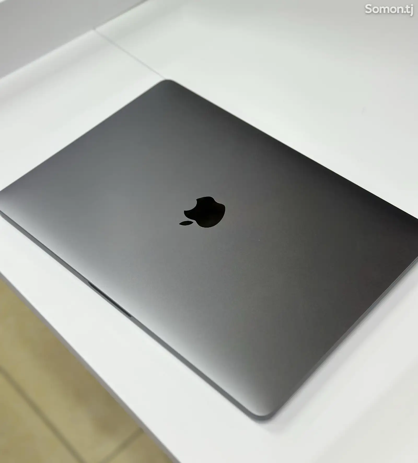 Ноутбук macbook pto m2 8/256gb-1