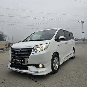 Toyota Voxy, 2014