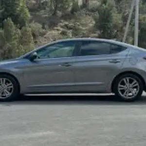 Hyundai Elantra, 2017