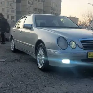 Mercedes-Benz E class, 2000