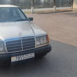 Mercedes-Benz E class, 1989