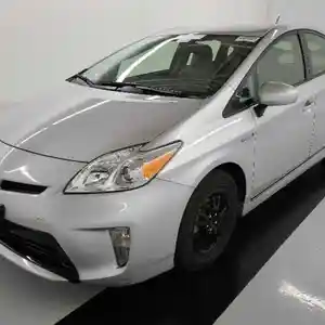 Лобовое стекло на Toyota Prius