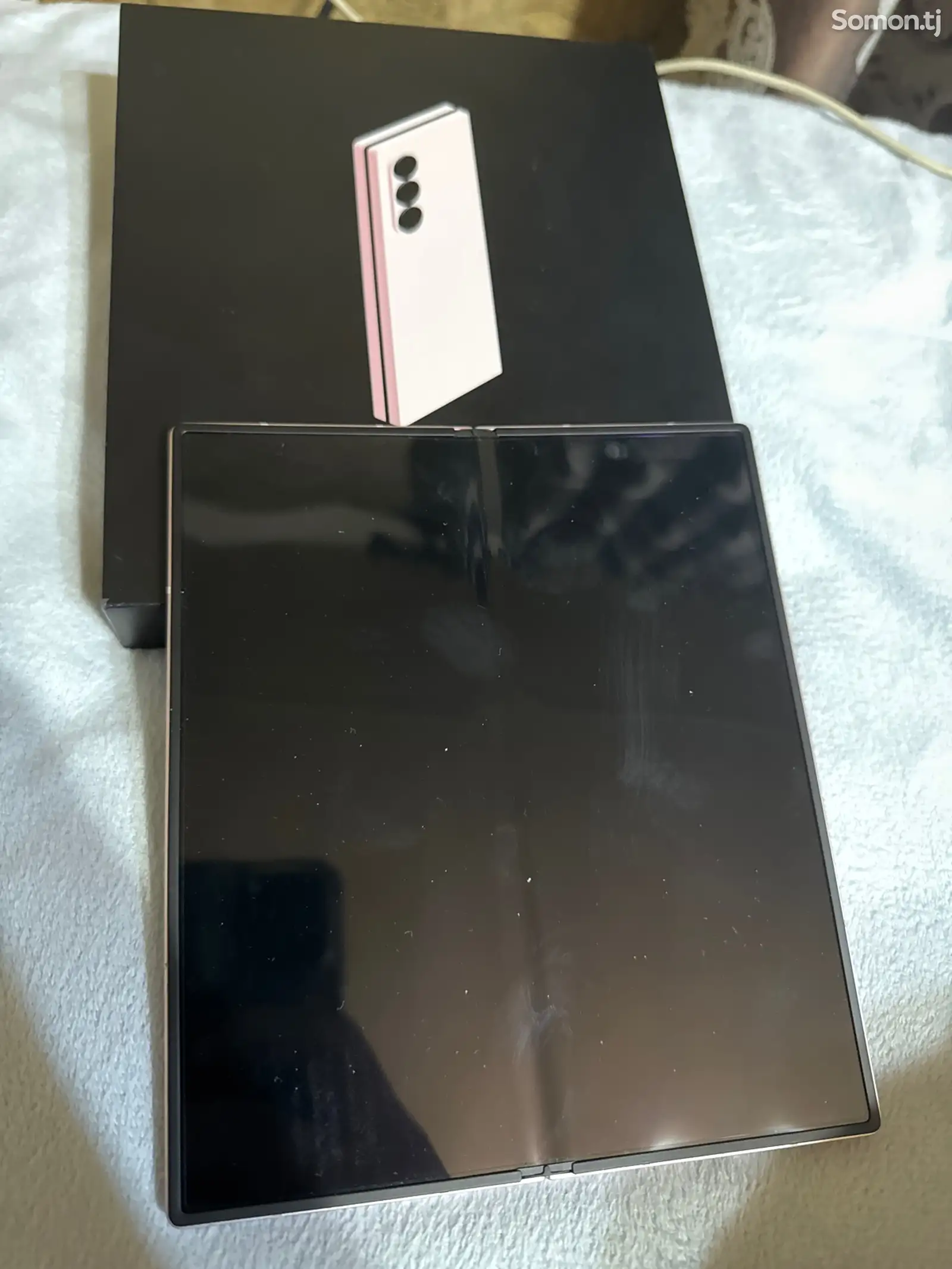 Samsung Galaxy Fold-1