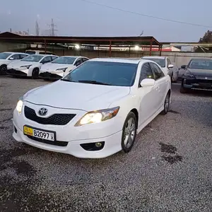 Toyota Camry, 2010