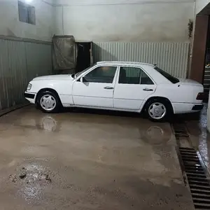 Mercedes-Benz W124, 1993