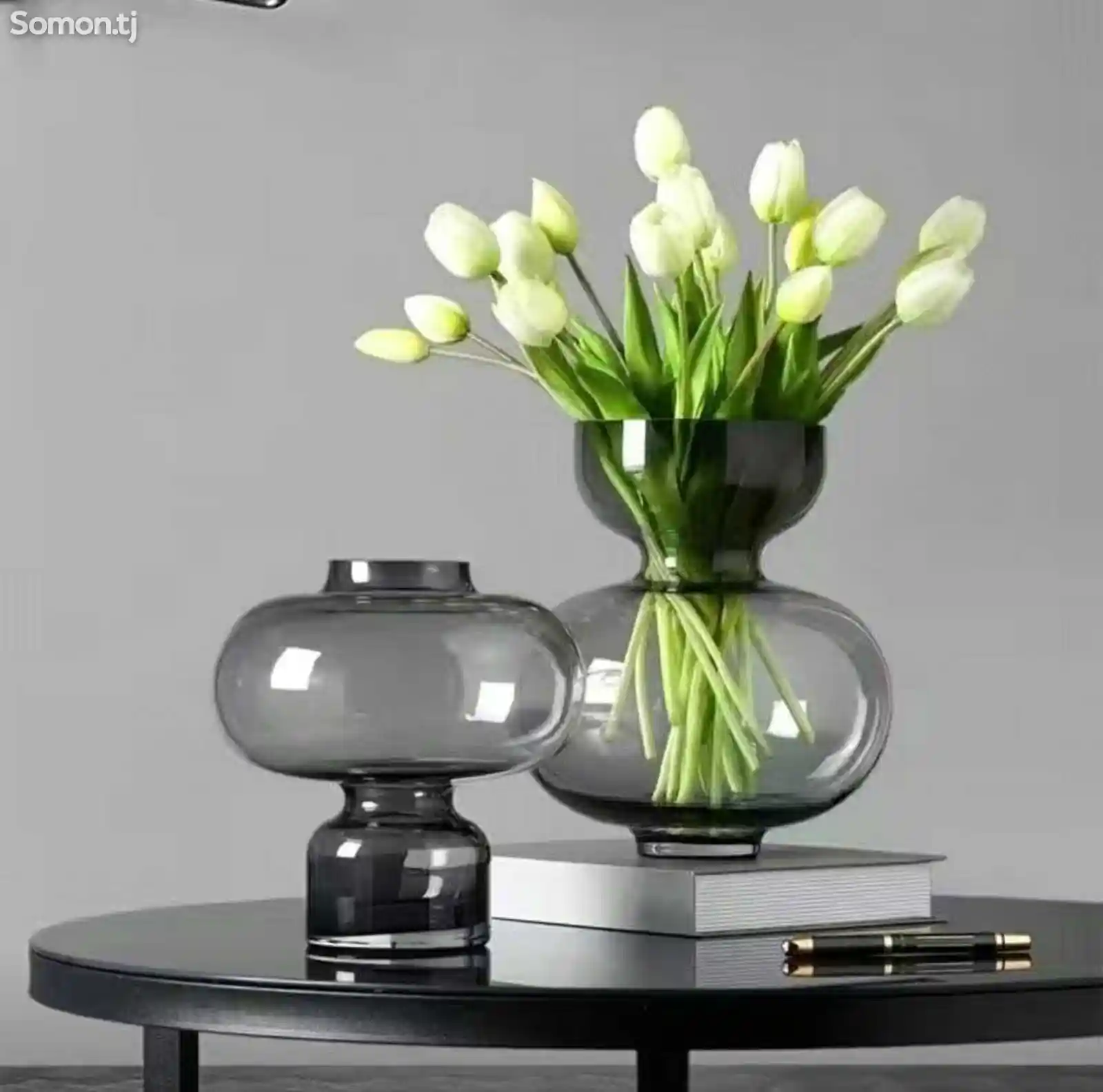 Декоративная ваза с 40 штуками тюльпанами-1