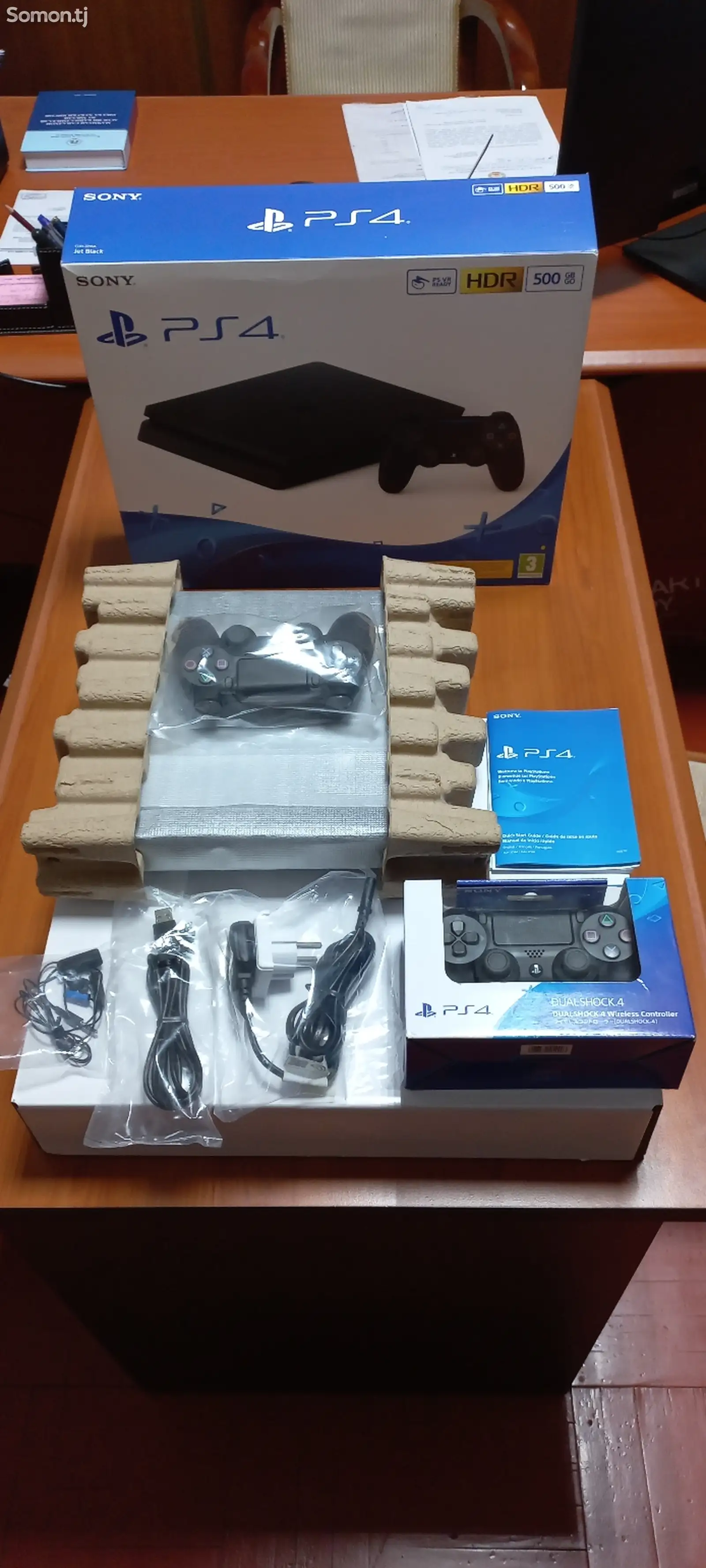 Игровая приставка Sony Playstation 4 slim 500GB-1