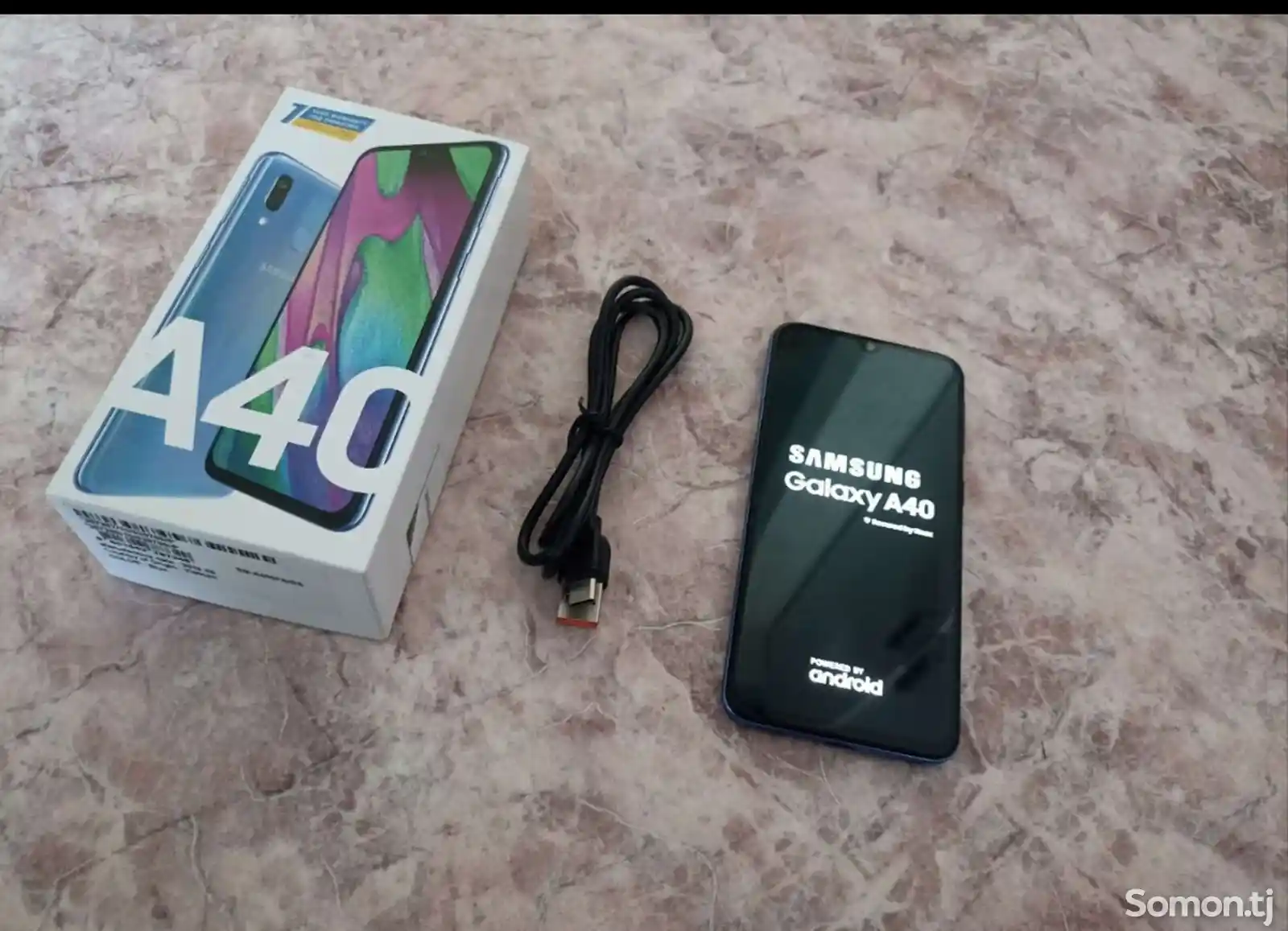 Samsung Galaxy A40-1
