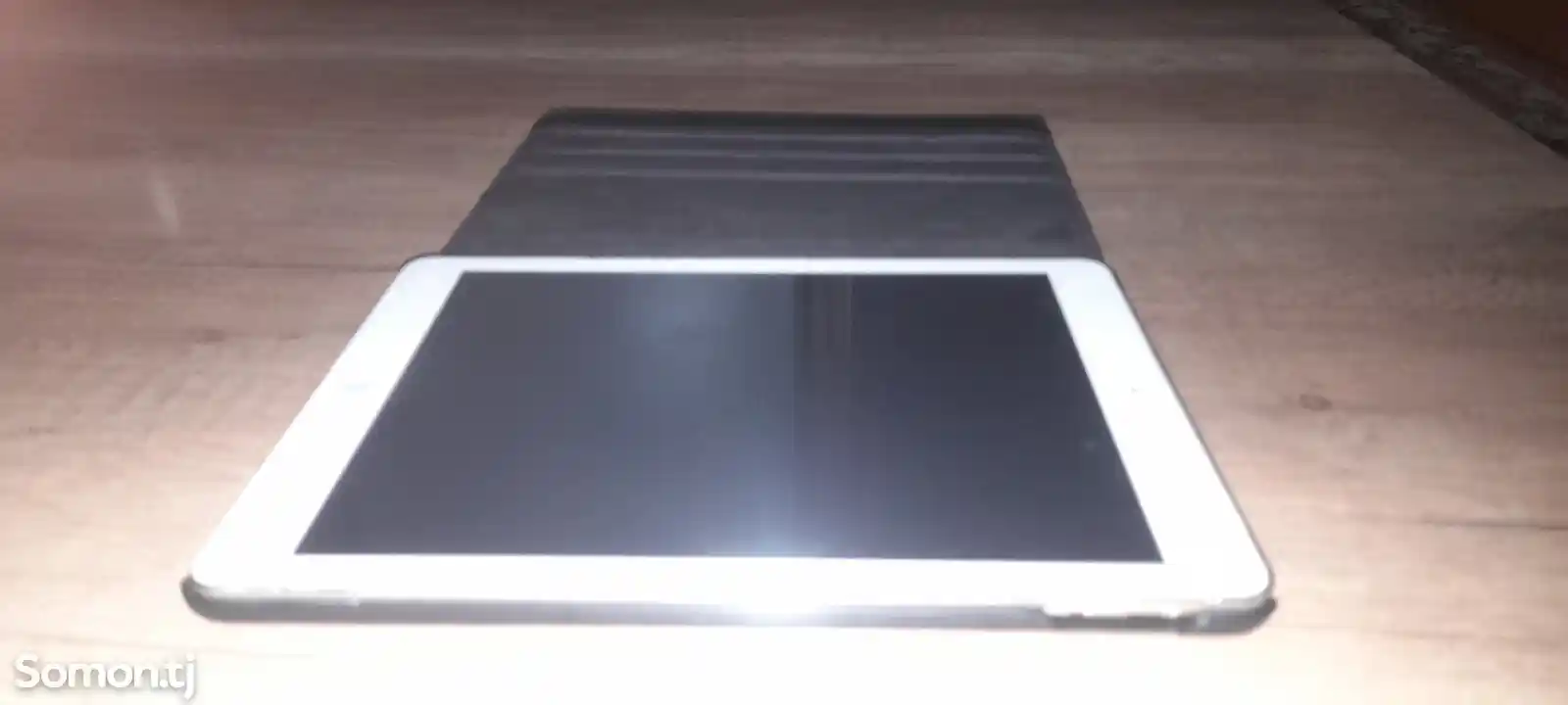 Планшет Apple iPad Air-1