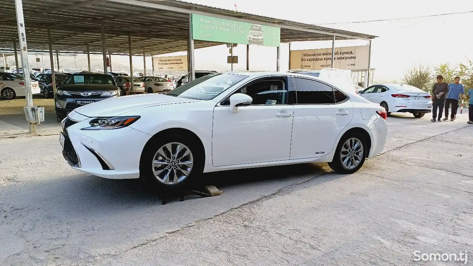 Lexus ES series, 2013-1