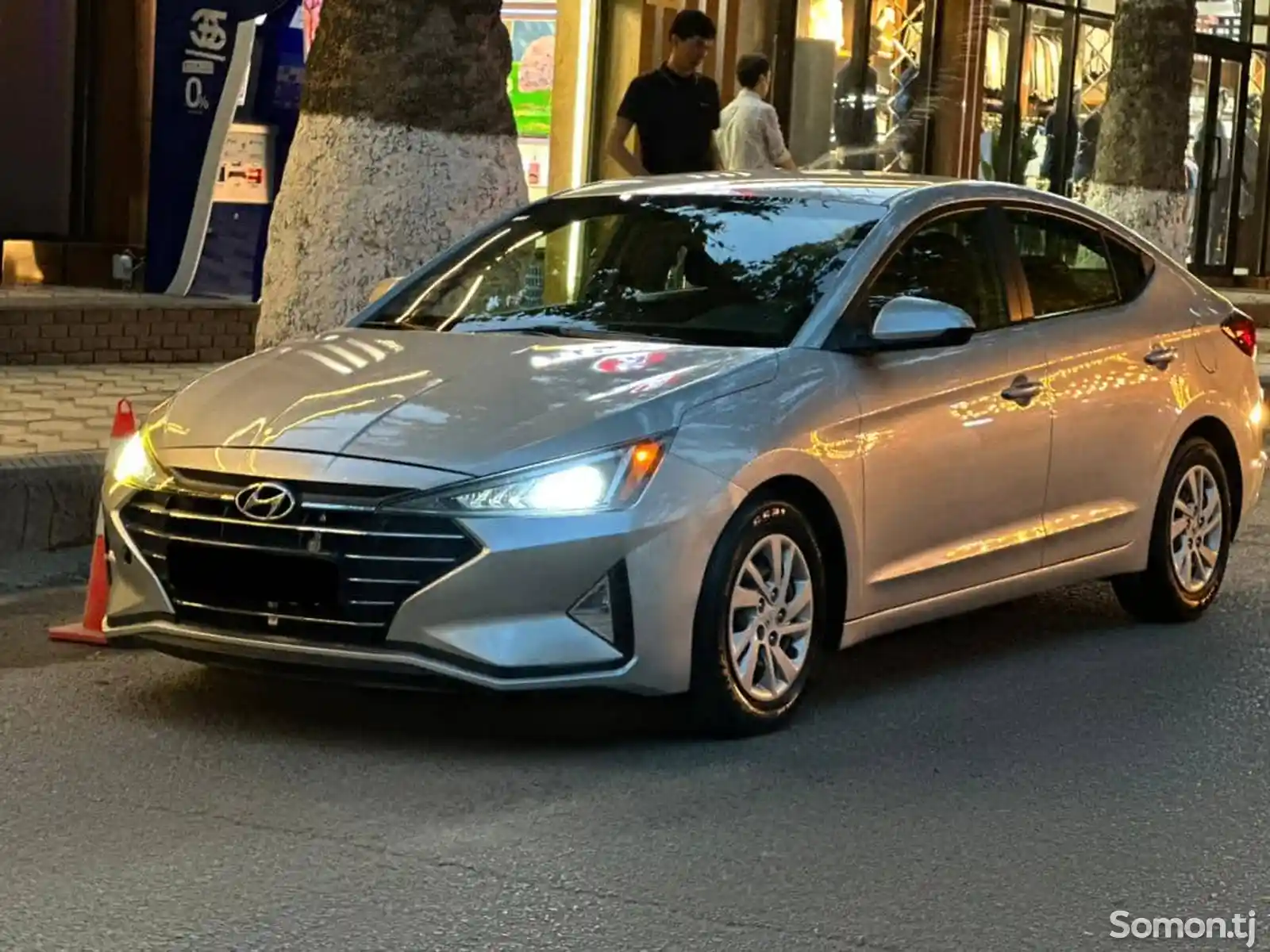 Hyundai Elantra, 2019-1