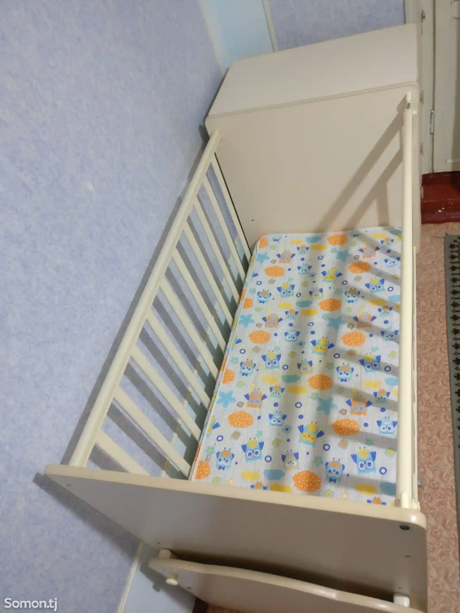 Детская кроватка со встроенным шкафчиком-3