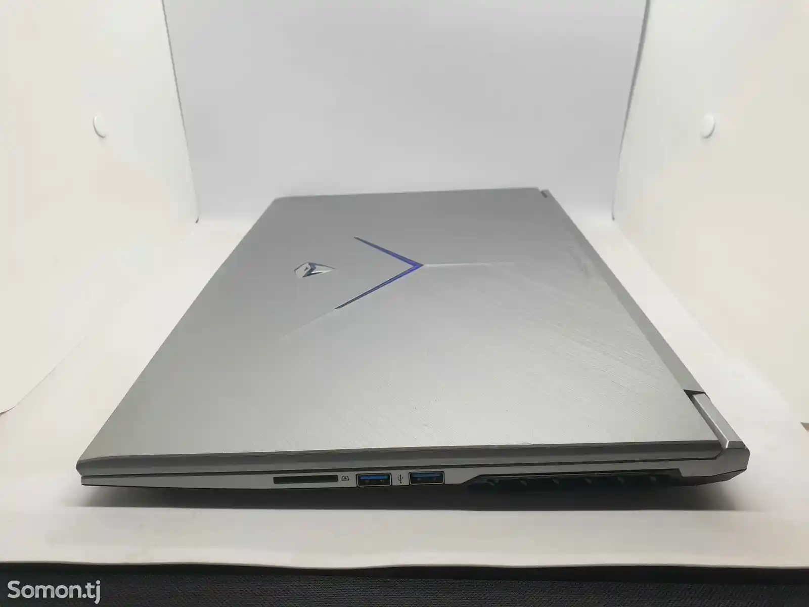 Игровой Ноутбук Machenike core i7-9750H/8G DDR4/4G GTX1650/256G SSD/500G HDD/-3