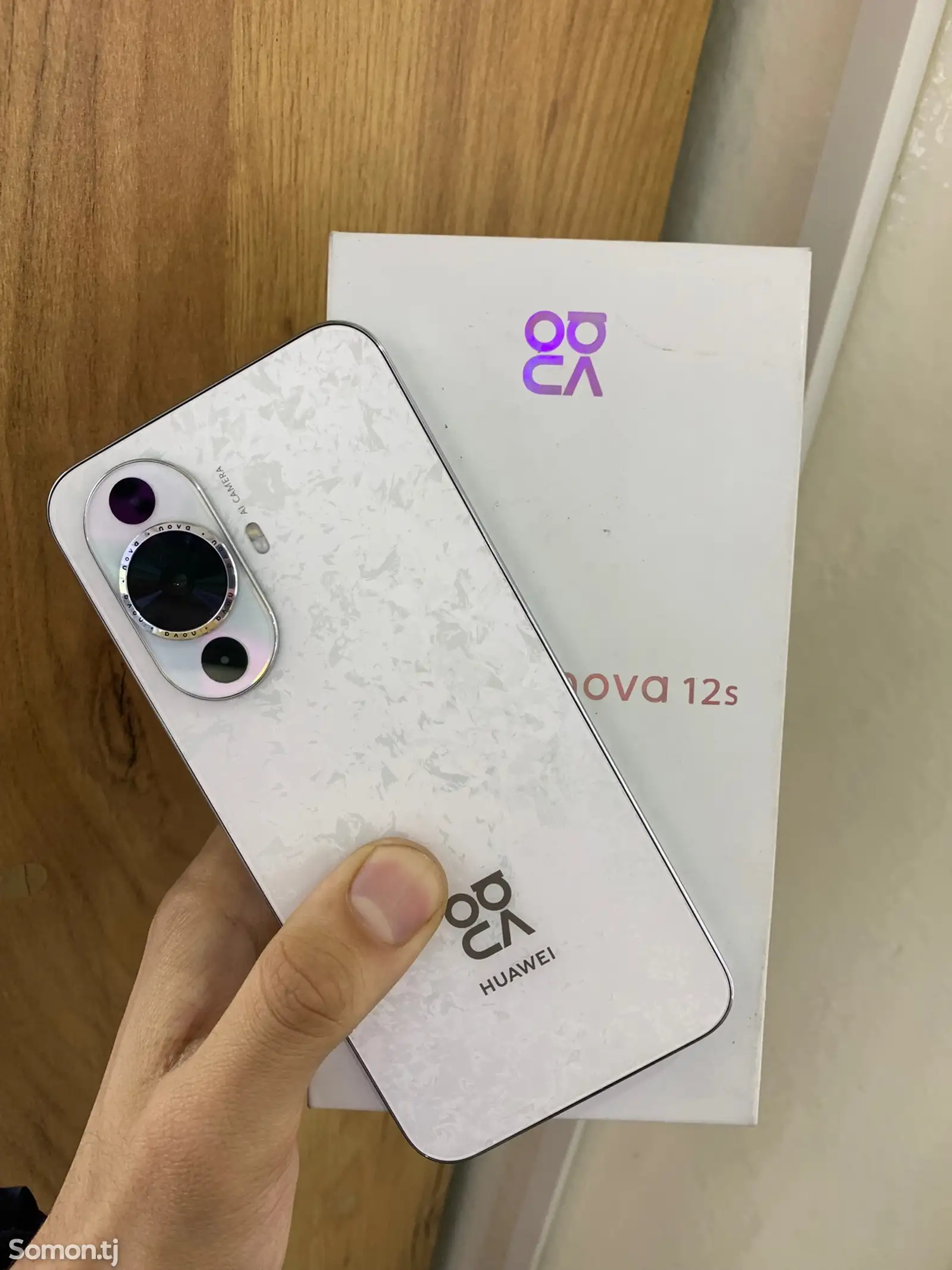 Huawei nova 12s-1