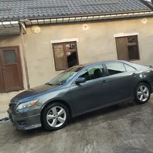 Toyota Camry, 2011