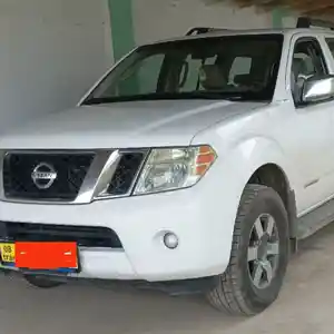 Nissan Pathfinder, 2010