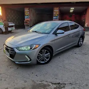 Hyundai Elantra, 2017