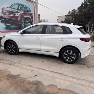 BYD E2, 2025