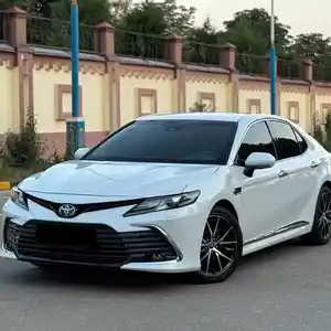 Toyota Camry, 2019